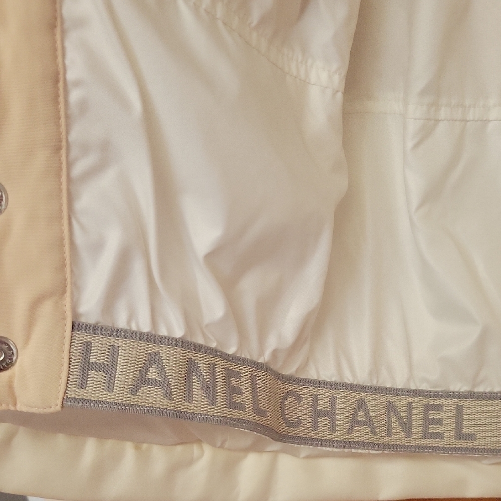 Authentic Vintage Chanel Quilted Two-Tone Ski Jacket Euro size 38 - Picture 10 of 16